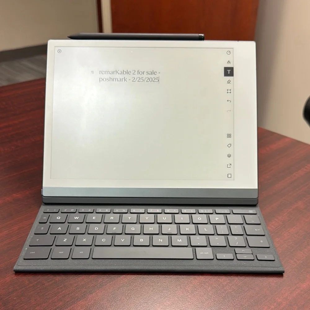 Remarkable 2 with folio keyboard